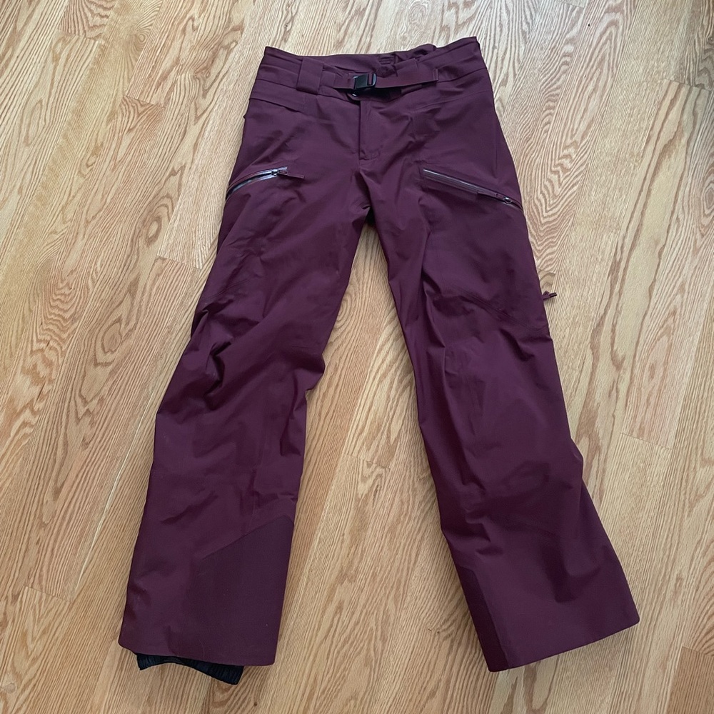 Arc’teryx women’s medium sentinel snowpants